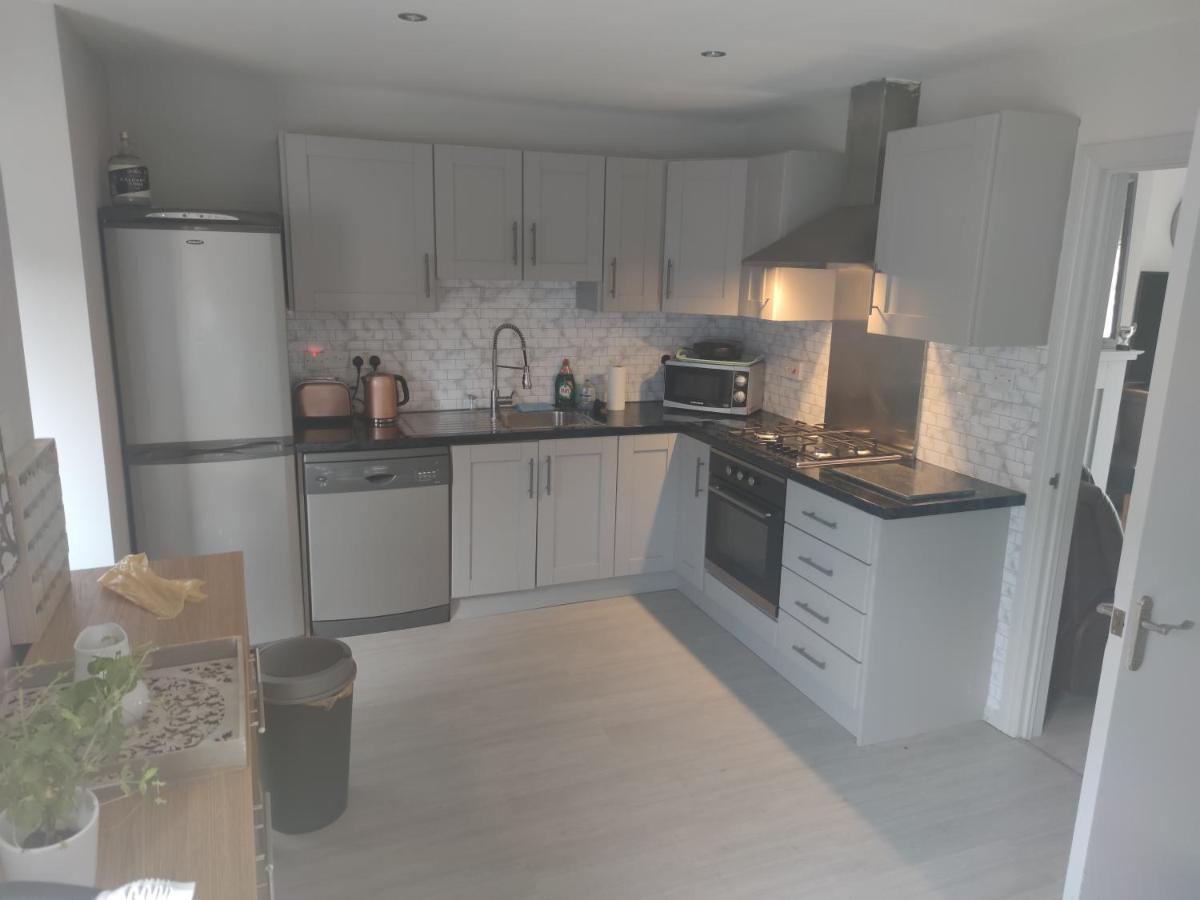 Lewis Square Town House Apartment Белфаст Екстериор снимка